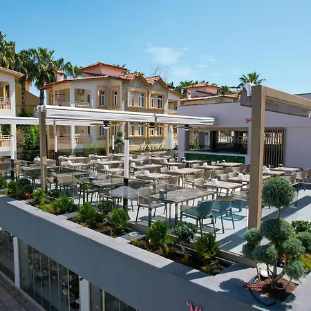 Otel Village Family