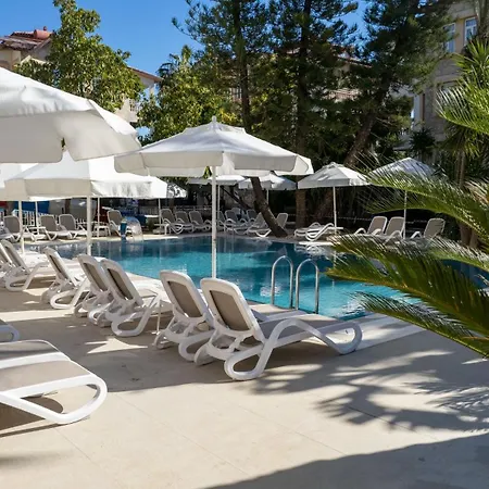 Otel Village Family Side